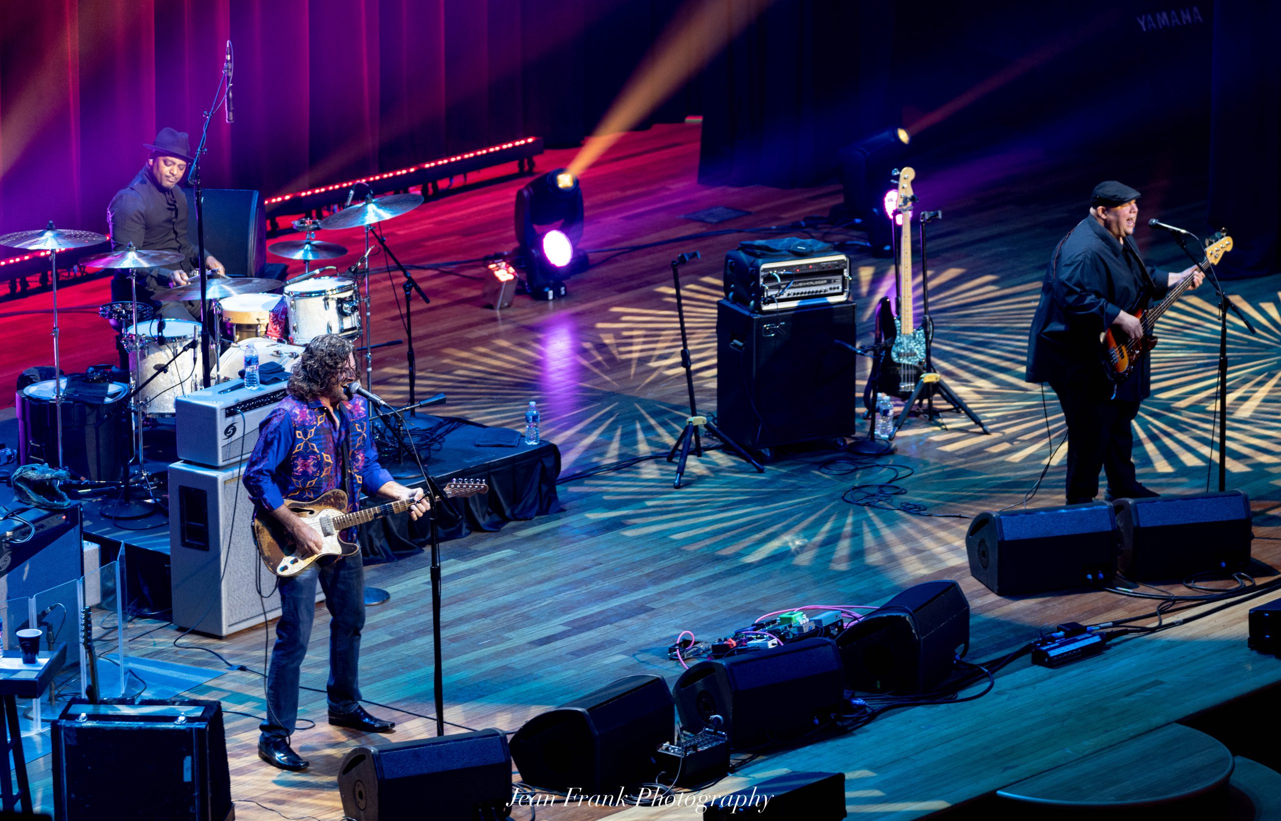 tab benoit tour bus